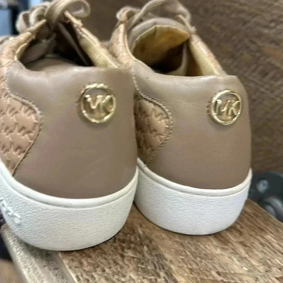 MICHAEL KORS Colby Embossed-Logo Leather Sneakers Size 6 - Picture 7 of 9